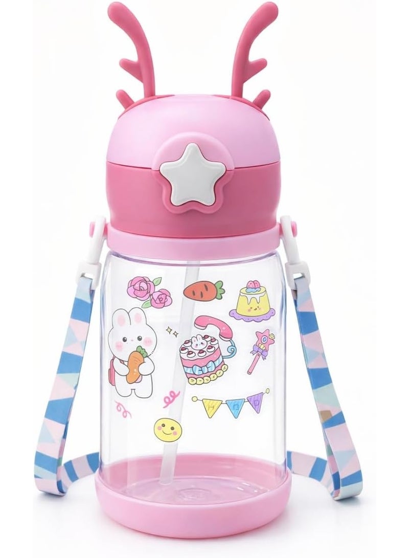 قارورة مياه للاطفال بلاستيكية بطباعة كرتونية وبقرن غزال كبير، محمولة مضادة للسقوط مع شفاطة وحزام تستخدم في الانشطة الخارجية والتخييم